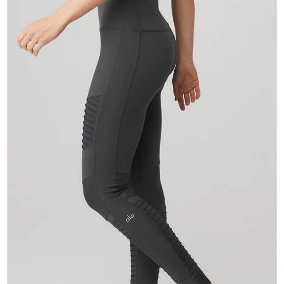 Alo high waist moto legging - Picture 9 of 9